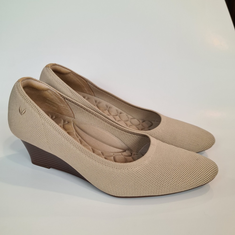 VIVAIA Tamia Almond Toe Wedge Beige Knit Padded Insole EU 41.5 US 10.5 READ